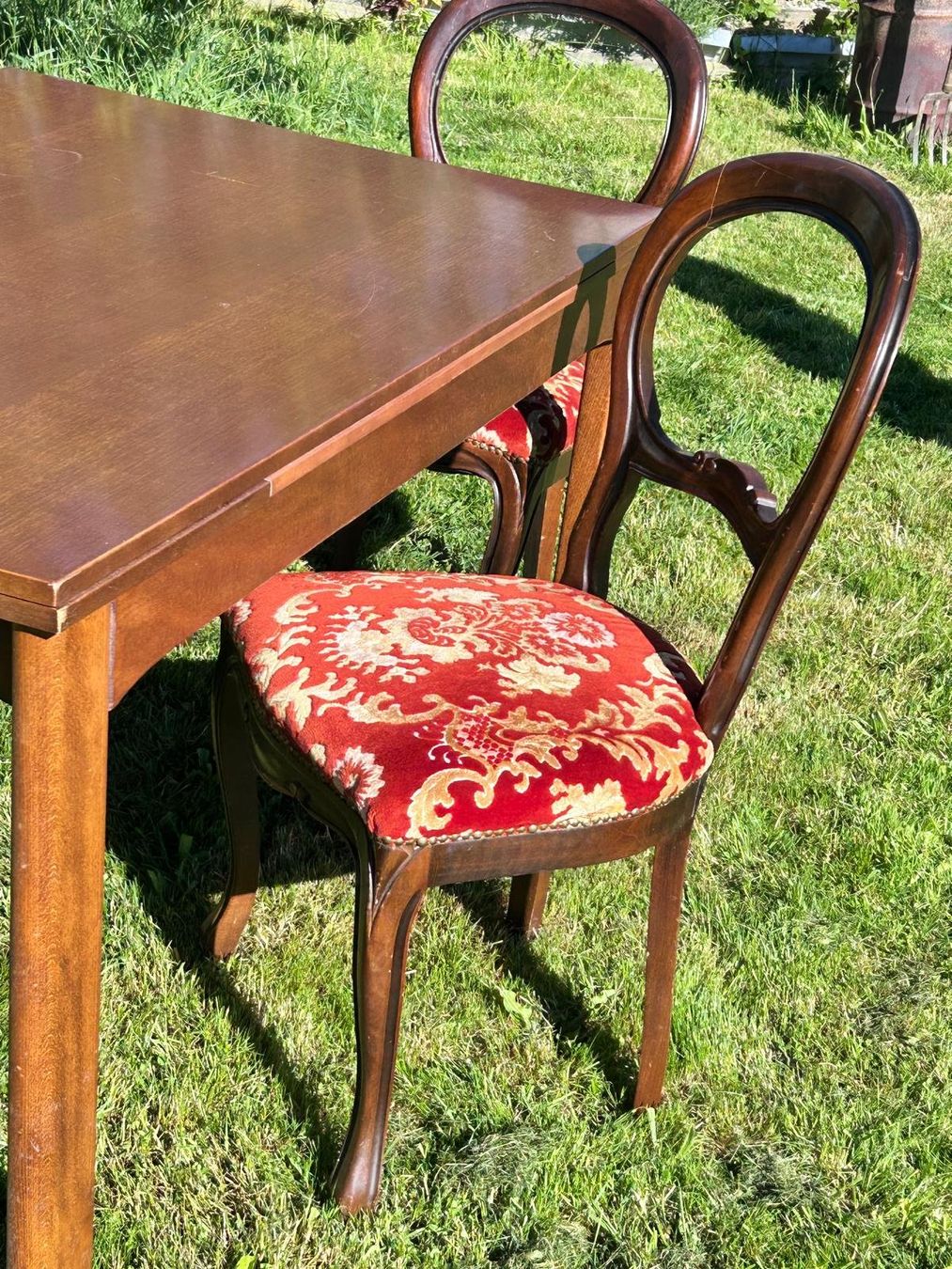 Set di tavolo e panche: Tisch ausziehbar mit 6 Stühlen – Usato da Brünisried venduto da jermann123 3