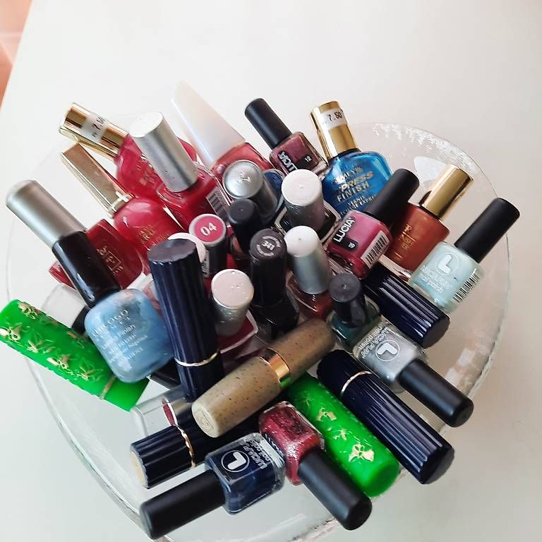 Kit bricolage: Nagellacke + Lippenstifte gebraucht, zum Basteln – Usato da Greifensee venduto da Snowtime