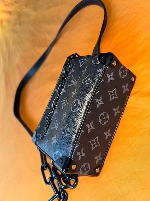Taschen: Louis Vuitton Soft Trunk Noir – Gebraucht aus Genève von gae_5vrx 3