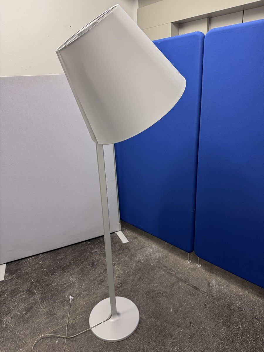 Artemide Lampade: Stehleuchte Artemide Melampo Mega Terra – Usato da Bern venduto da samryan 3
