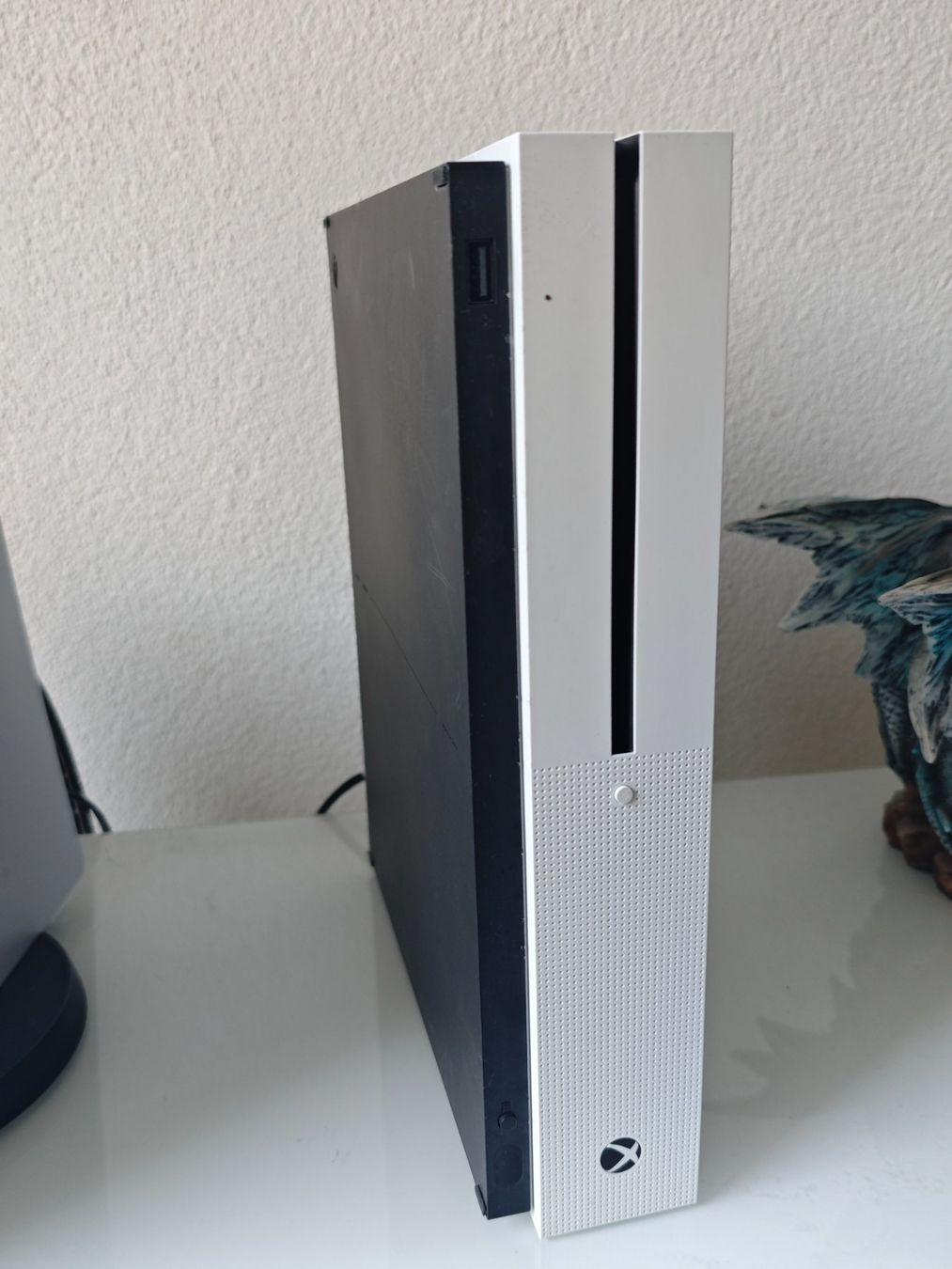 Microsoft Console: Xbox one S Refurbished – Usato da St. Gallen venduto da Senni123 1