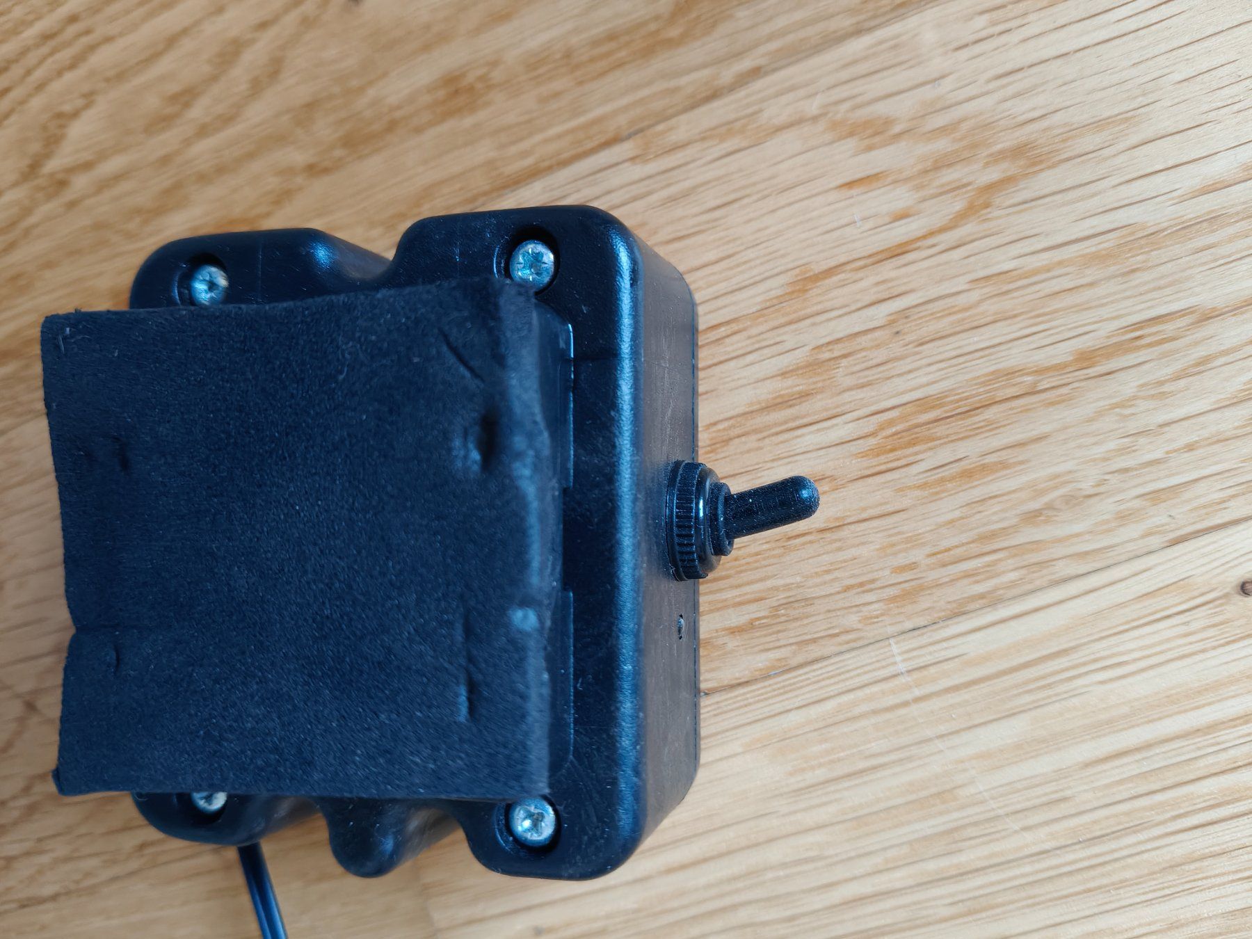 Caricabatterie: Fahrrad USB Dynamo Ladegerät – Usato da Luzern venduto da Vogon10 1