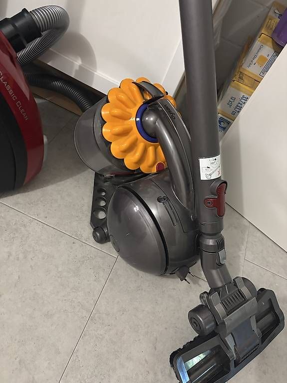 Staubsauger & Zubehör: Dyson Staubsauger D33 – Gebraucht aus Schänis von NadiaF91