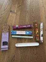 Räucherstäbchen Konvolut mit Halterung gebraucht