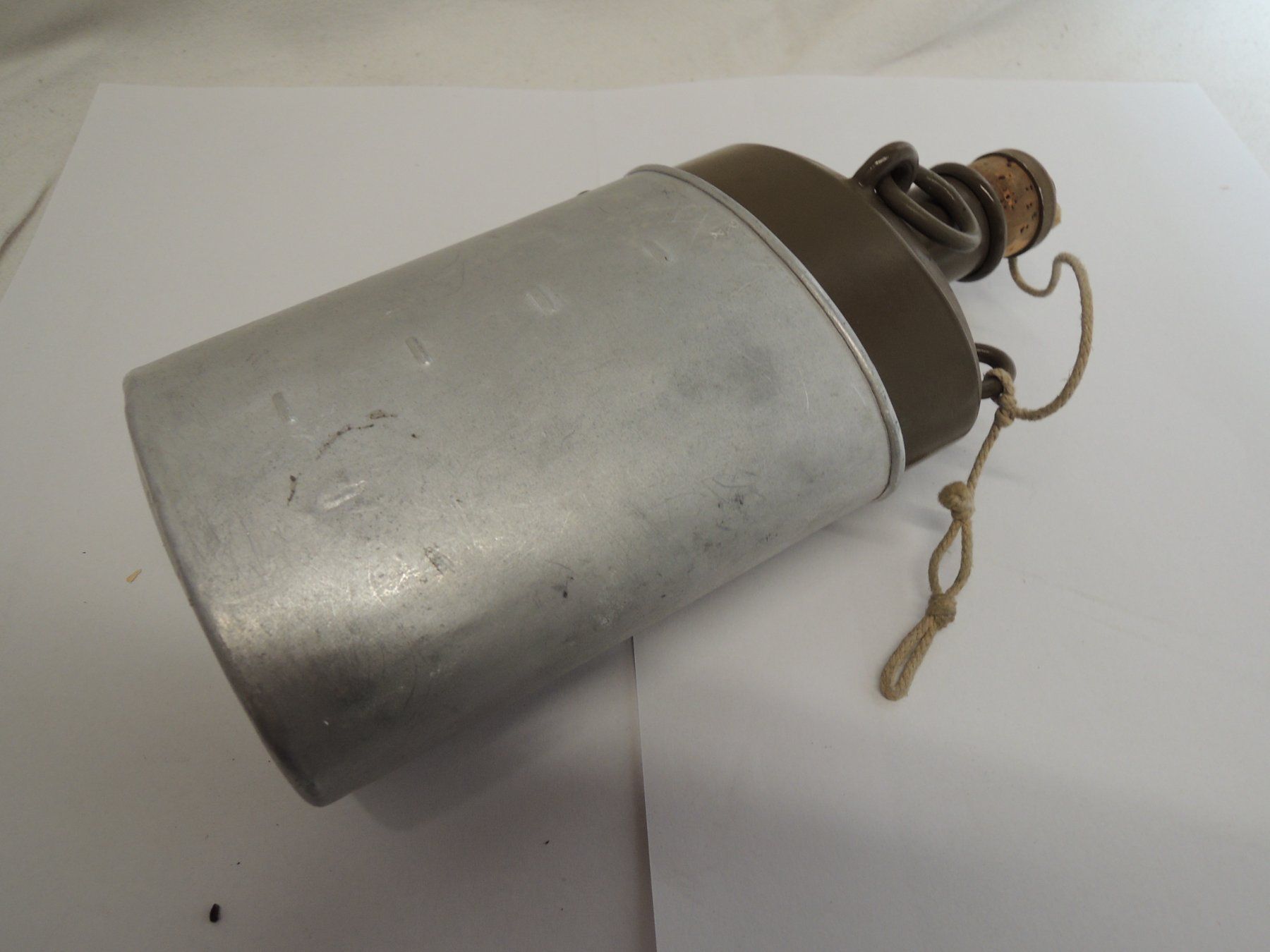 Schweizer Armee Uniformi: Schweizer Armee alte Trinkflasche – Usato da Uznach venduto da Othmar52