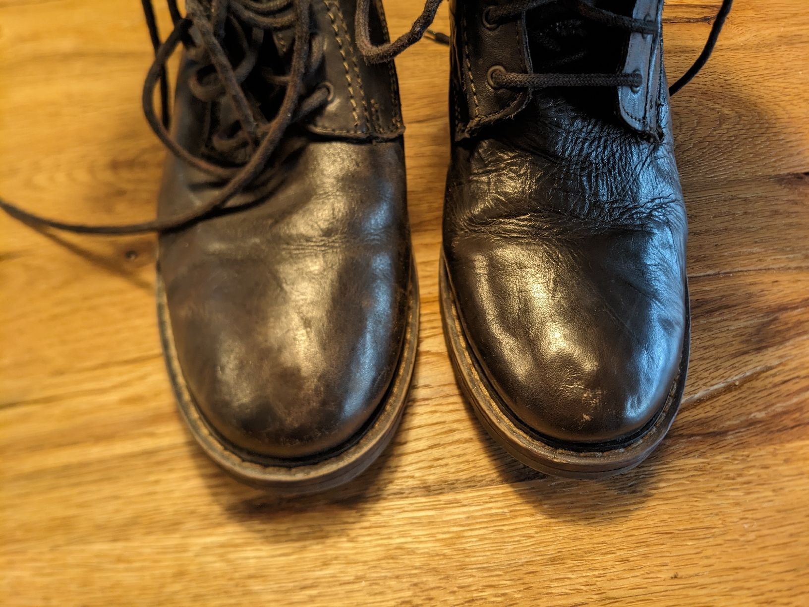 Scarpe da donna: Robuste Winterstiefel Grösse 38 – Usato da Basel venduto da labaffe01 1