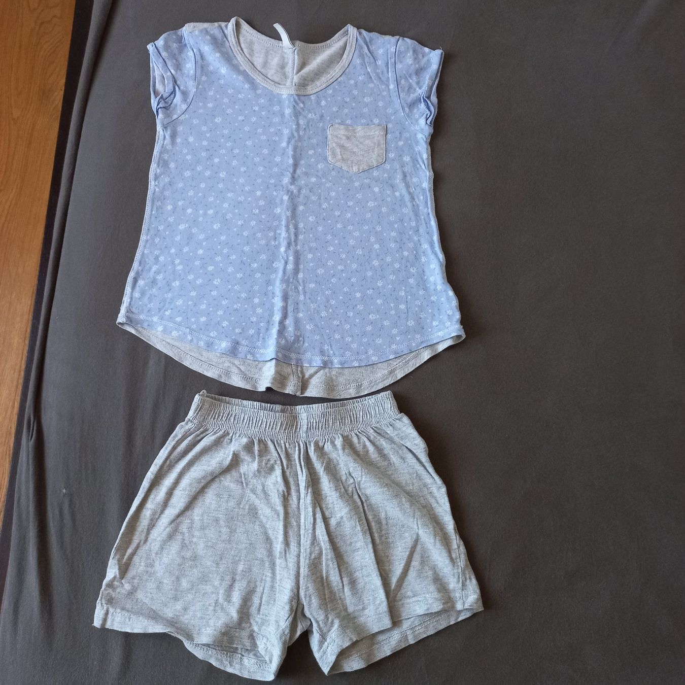 Pigiama & Simili: Pijama gr.104-110 – Usato da Bachenbülach venduto da enigmatic