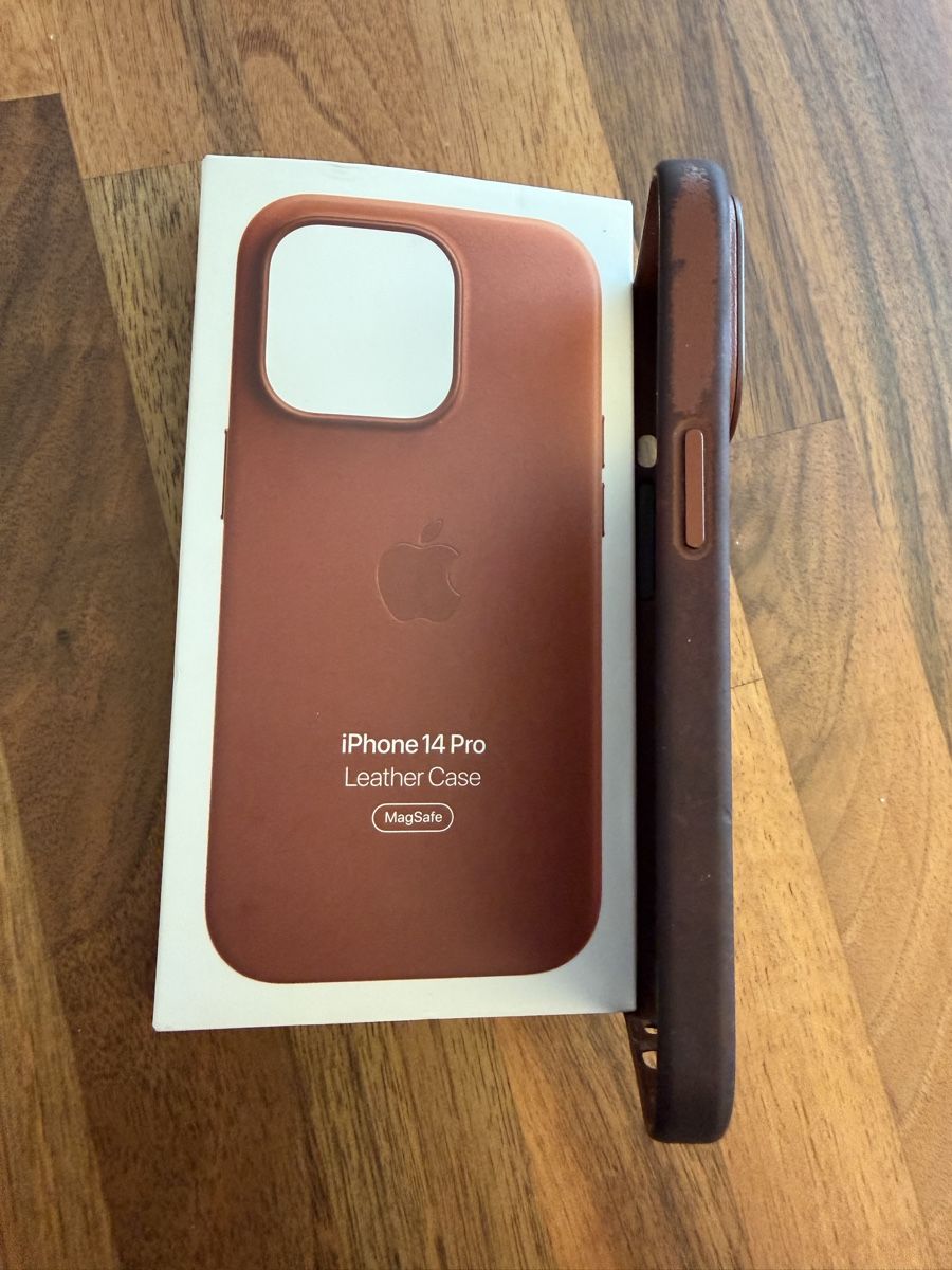Apple Cover & Protezioni schermo: Coque Apple MagSafe pour iPhone 14 Pro – Usato da kriens venduto da mAgmAx. 2