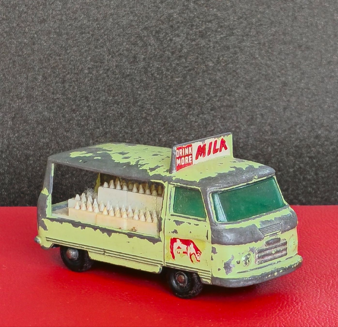 Lesney Modellini d'auto: Modellauto Matchbox Lesney Commer Bottle Float (Nr. 21) 1961 – Usato da Zürich venduto da Tanteemma369 1