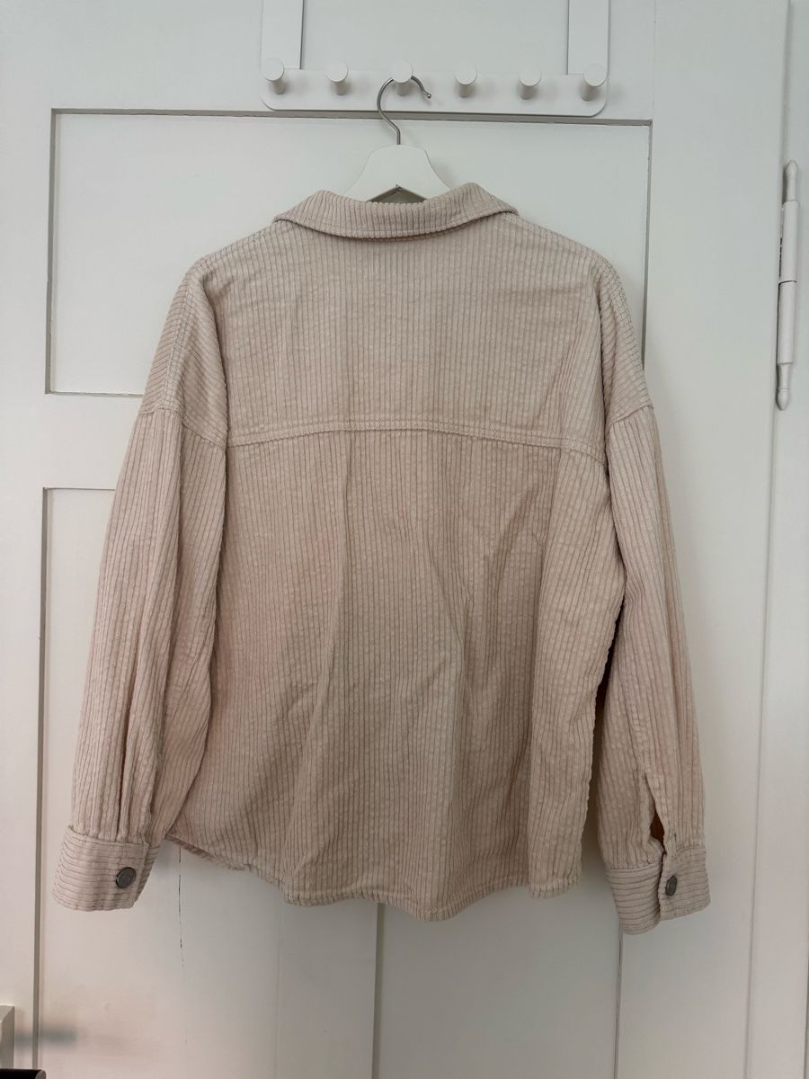 Pull&Bear Blusen: Hemd beige Kord – Gebraucht aus St. Gallen von BiancaL11 1