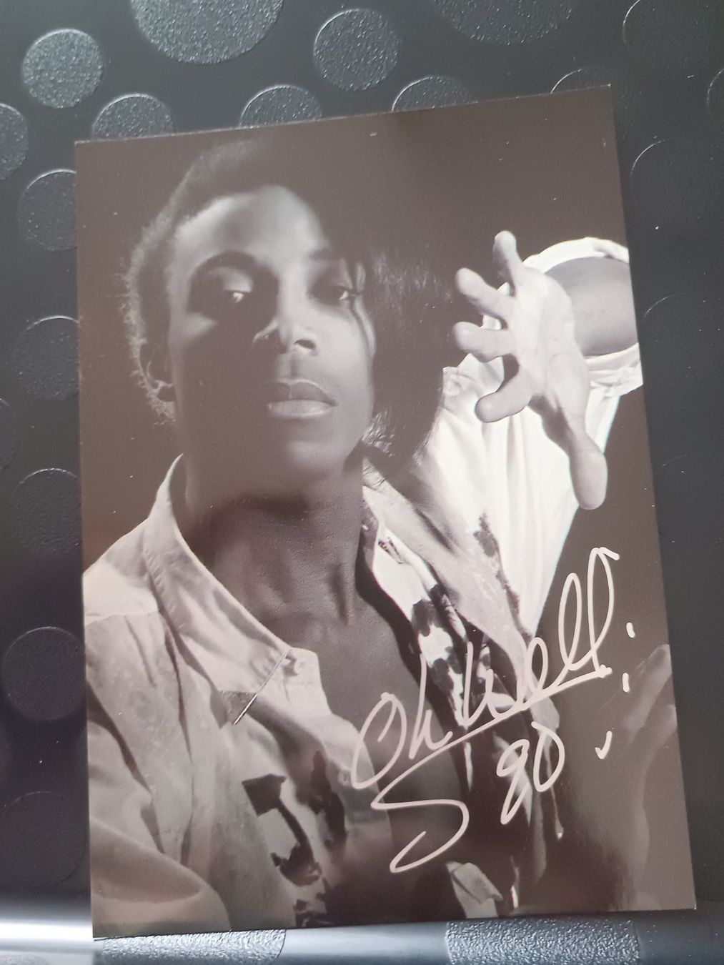 Autogramme: Oh Well - Handsignierte Autogrammkarte – Gebraucht aus Menziken von Artographs
