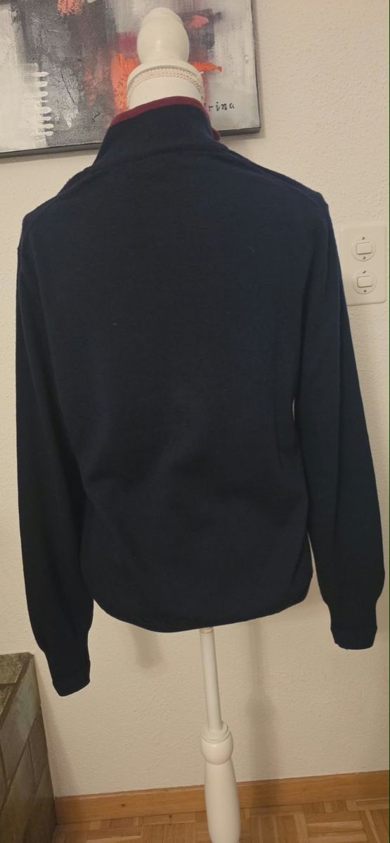 Maglioni & Felpe: Dunkelblauer Pullover aus 100% Merinowolle Grösse S – Usato da St. Gallen venduto da mania03 2