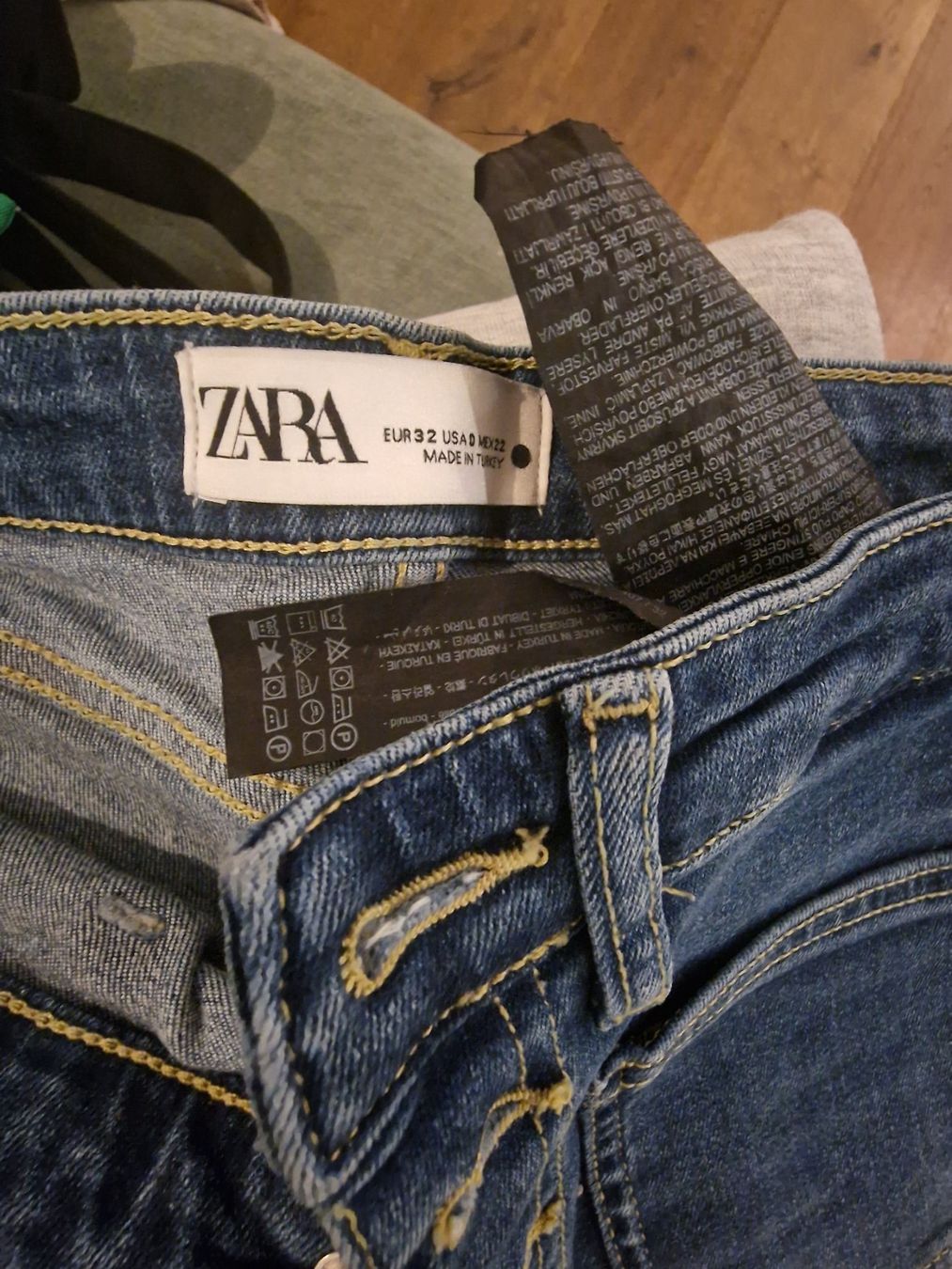Zara Jeans: Zara Jeans, Grösse 32, Top Zustand – Gebraucht aus Wald ZH von Cjp 2
