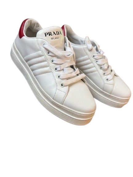 Prada Scarpe da donna: Original PRADA Leder Sneaker – Usato da Zürich venduto da laribuechel