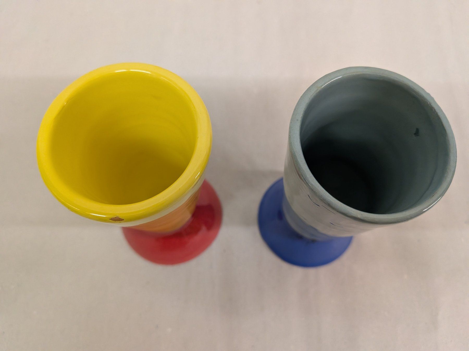 Vasi & Recipienti: 2 Keramik Väsli oder Becher gemarkt – Usato da Emmen venduto da magelan 1