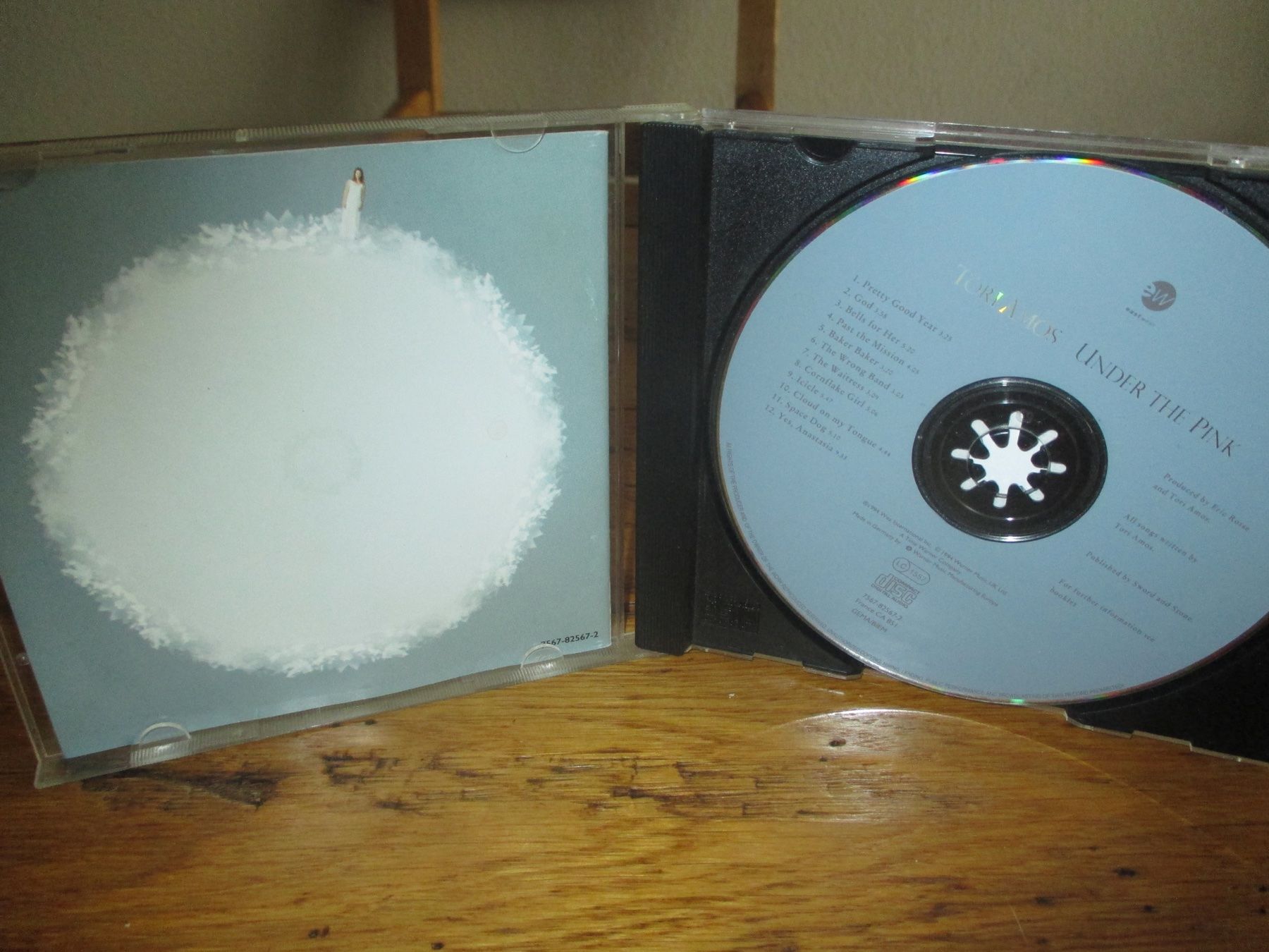 CD: TORI AMOS Under The Pink CD – Usato da Monthey venduto da blackcat45