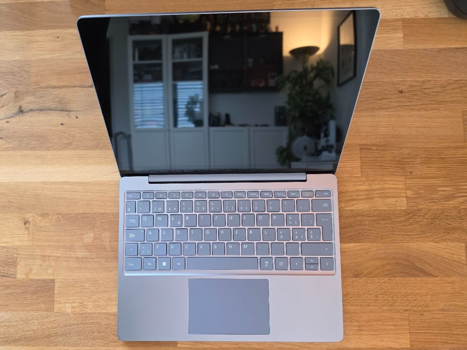Microsoft Notebook: Microsoft Surface Laptop Go 3 in Eisblau 16GB RAM 512GB SSD – Usato da Root venduto da Shadow86