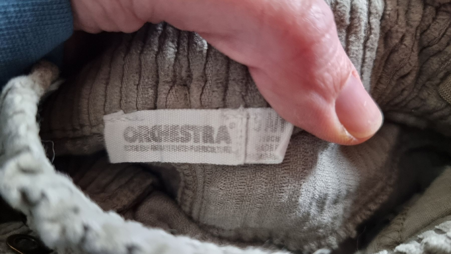Pantalons: Short velours 5 ans – D'occasion à Les Breuleux par Mily1991 3