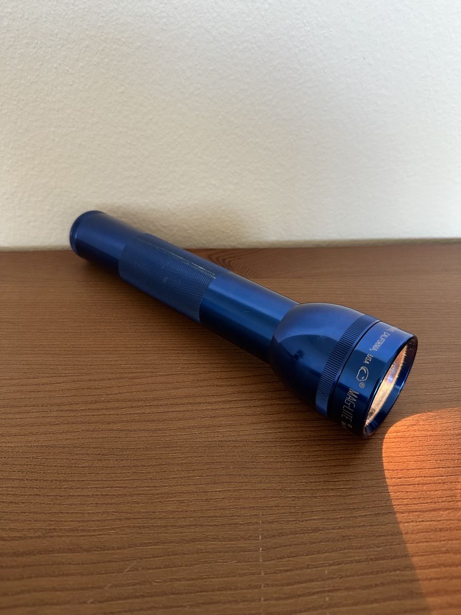 Lampes: MAG-LITE Taschenlampe 25cm – D'occasion à Zürich par gia_8r2t 2