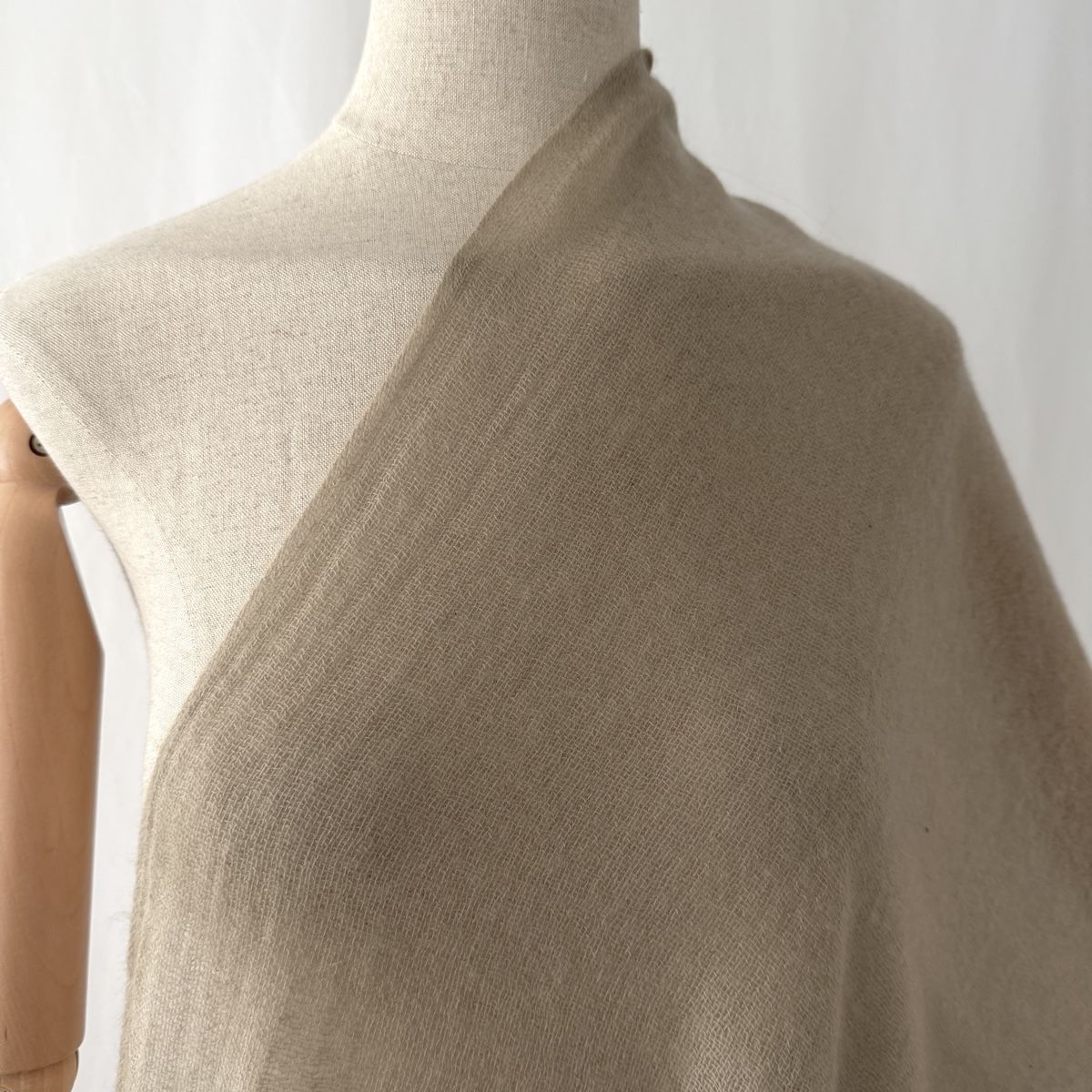 Hemisphere Foulard & Sciarpe: HEMISPHERE Cashmere Scarf – Nuovo (secondo la descrizione) da Emmen venduto da Colette-Juliette 2