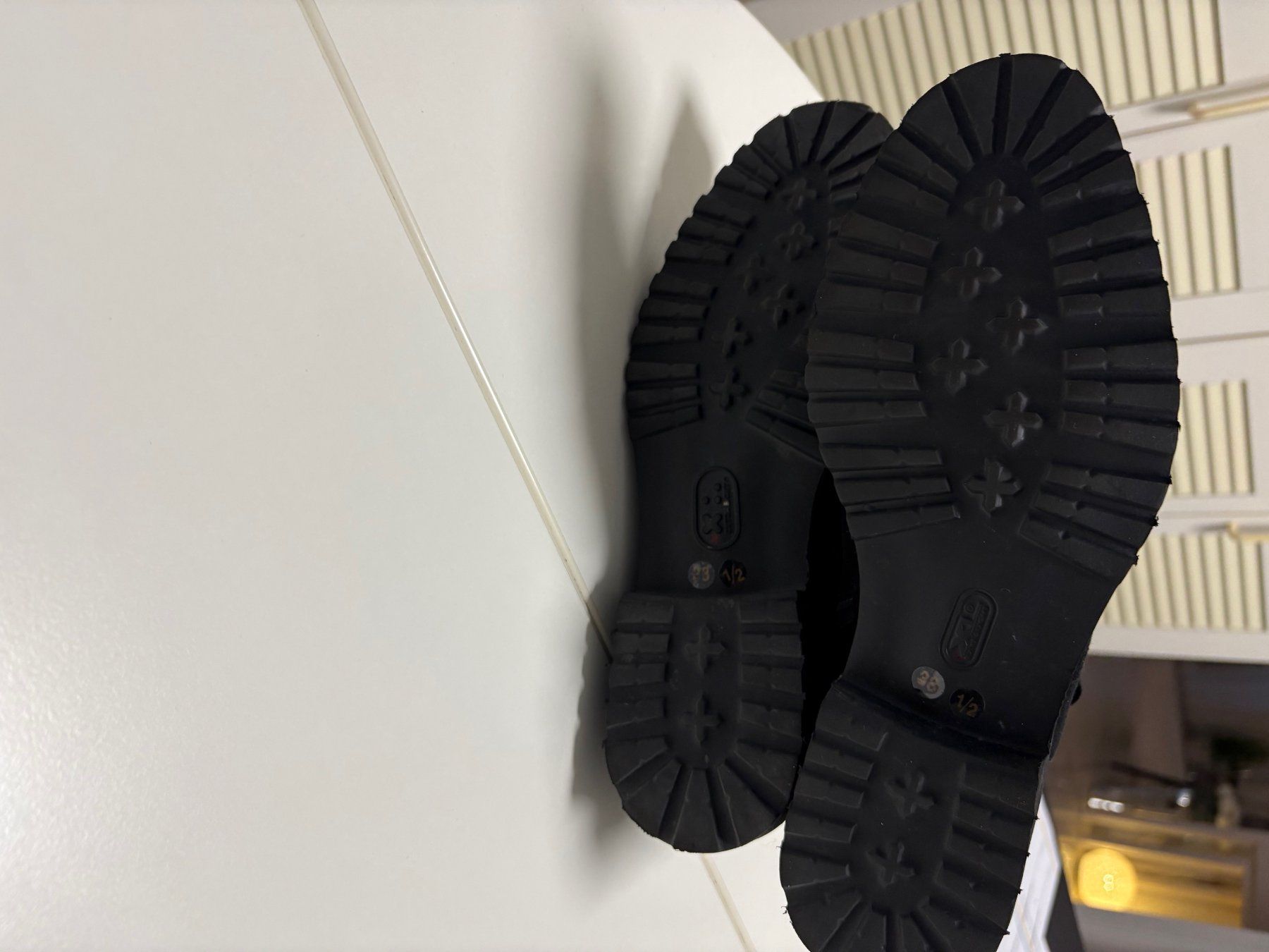 Scarpe da donna: Stiefelette schwarz, Gr. 38,5. Wildleder/Leder – Usato da Glattpark (Opfikon) venduto da Pangie 4