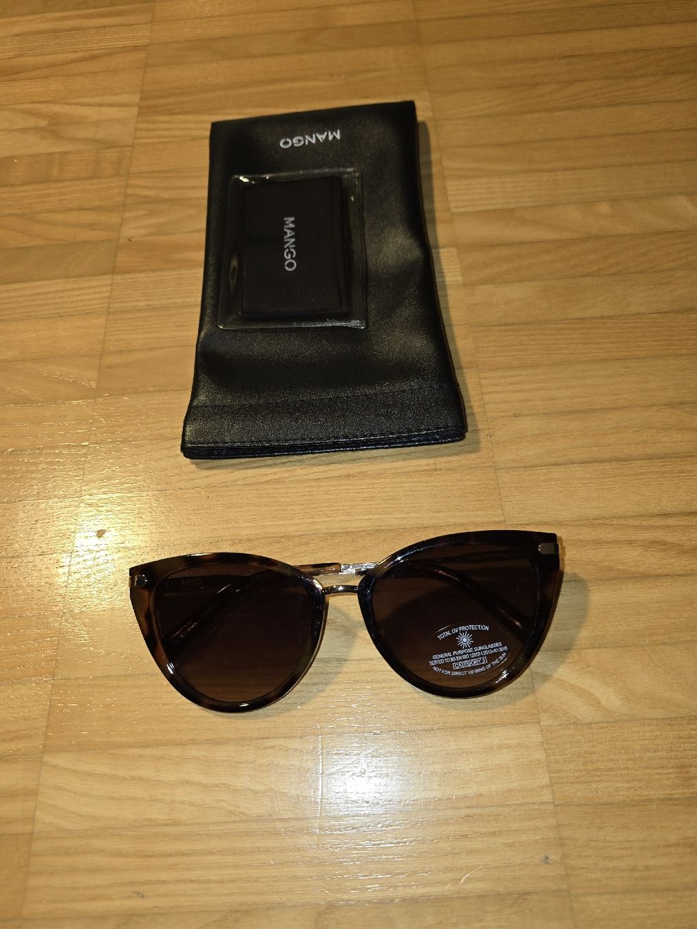 Mango Occhiali & Lenti: Braune Sonnenbrille, ungetragen – Nuovo (secondo la descrizione) da St. Gallen venduto da A.W.128
