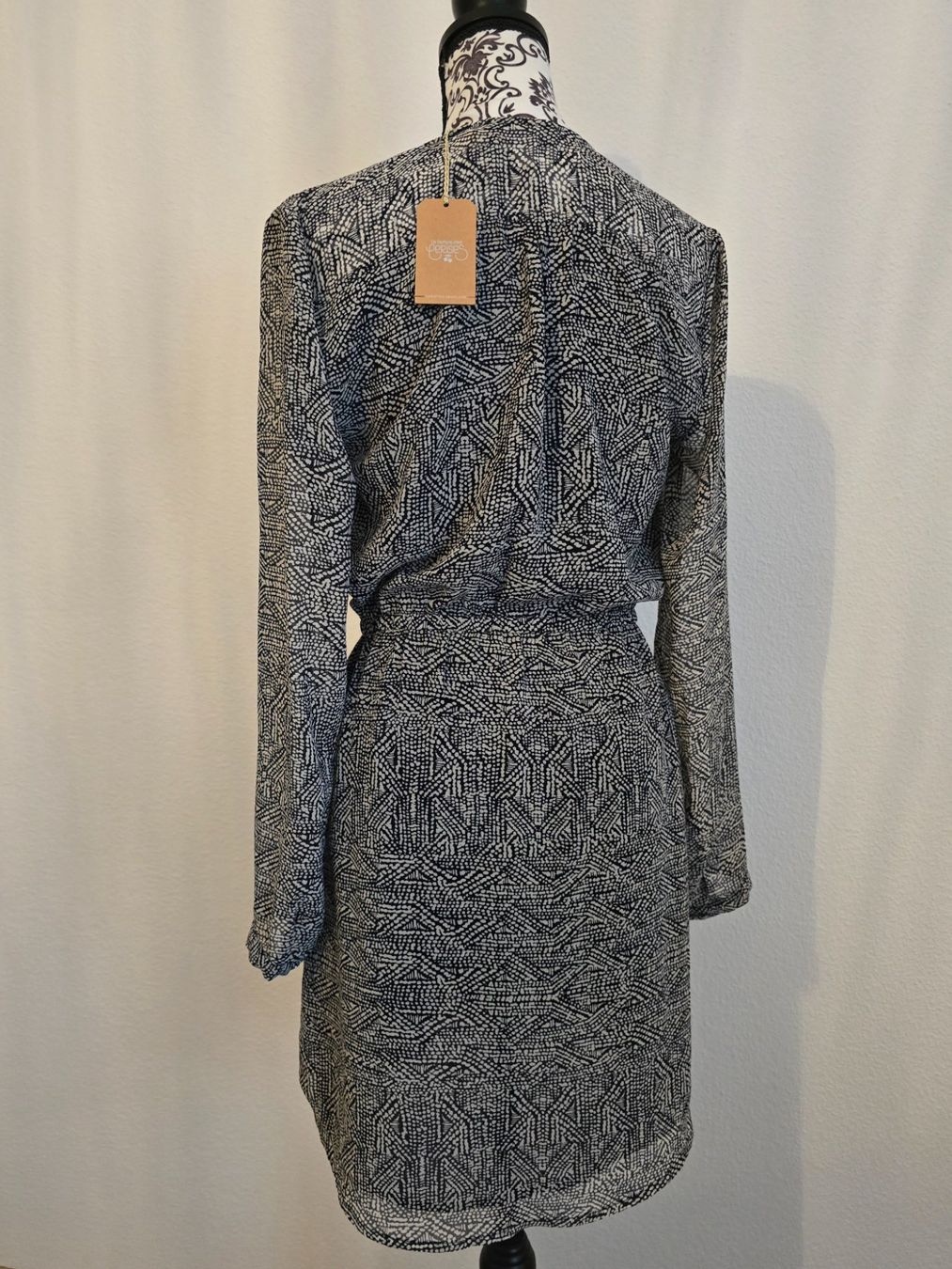 Le Temps Des Cerises Vestiti: Robe "Le Temps des Cerises neuve avec étiquette – Nuovo e nell'imballaggio originale da Genève venduto da cec_d6pg 1