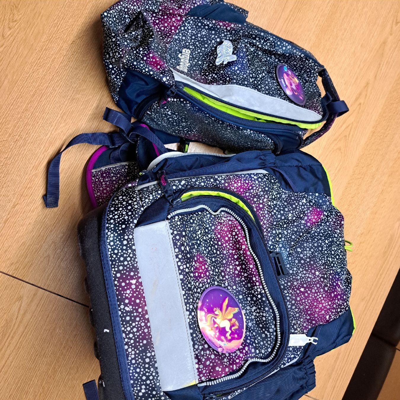 Ergobag Kindertaschen: Ergobag Schulthek plus passendes Etui – Gebraucht aus Meienberg von Auzucha 1