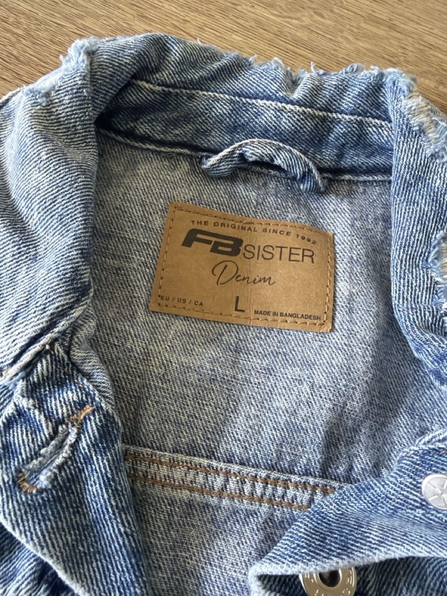 Kleiderpakete: Damen T-Shirts/Jäcke Grösse L – Gebraucht aus Widnau von schetti12 1