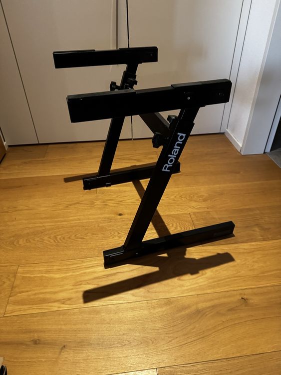 Roland - Keyboardständer (Gebraucht) in Zürich für CHF 45 – nur ...