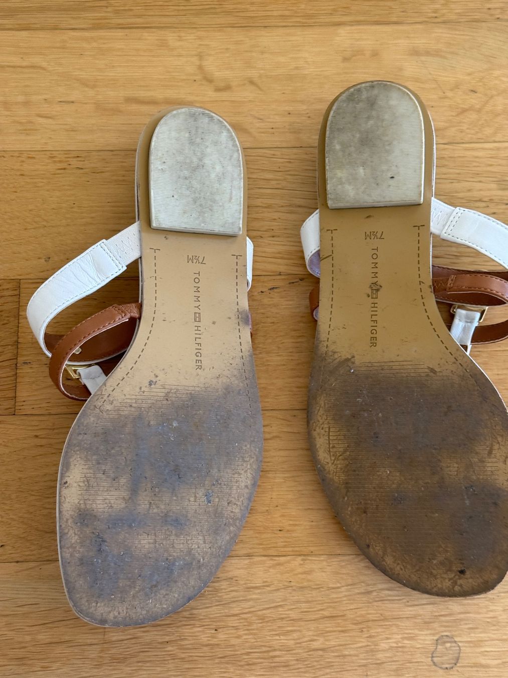 Tommy Hilfiger Scarpe da donna: Flip Flops , Tommy Hilfiger, Gr. 38 – Usato da Basel venduto da Pacco09 5