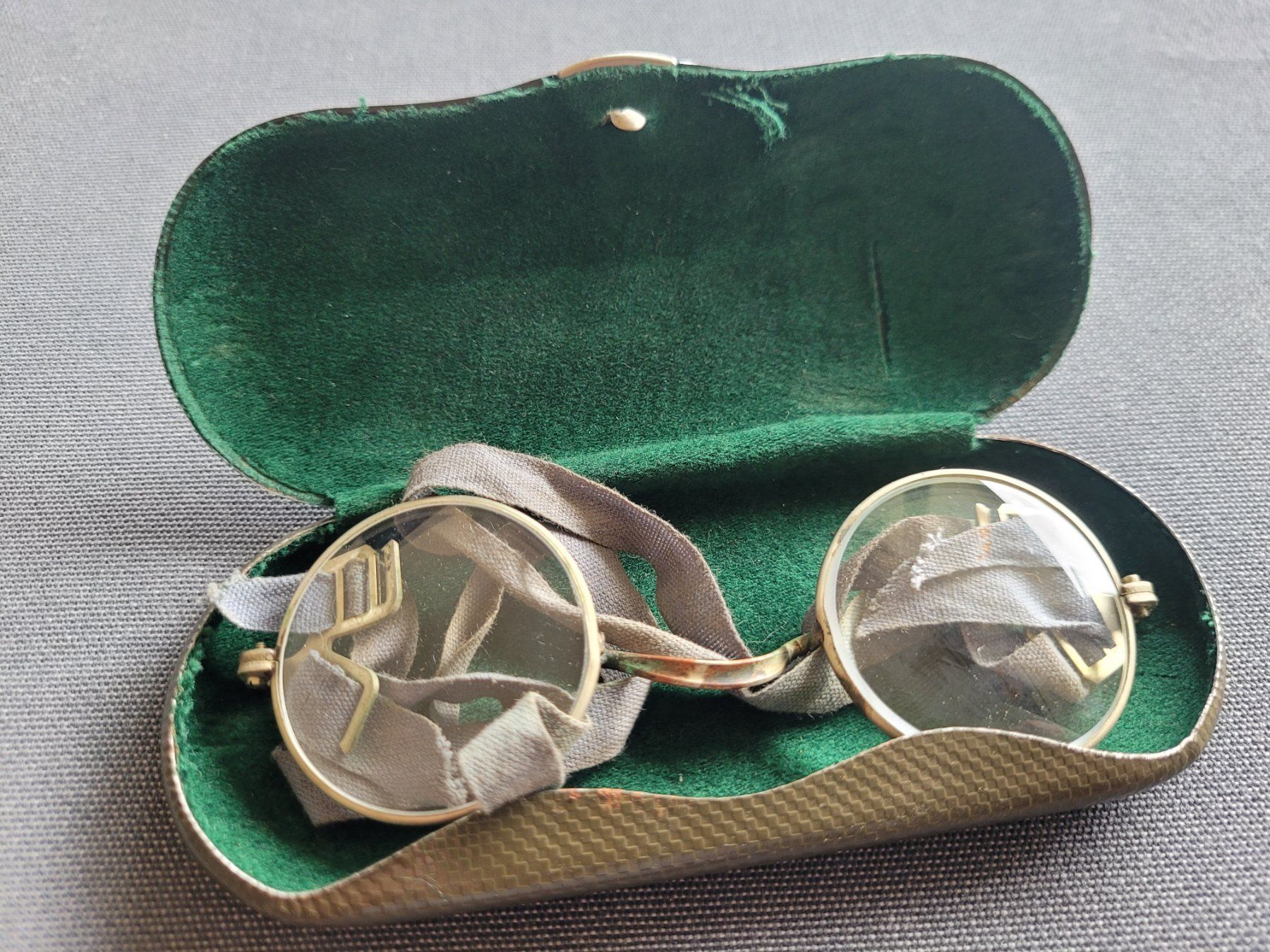 Occhiali & Lenti: Frühe Bundeswehr Dienstbrille – Usato da Kriens venduto da KTP 4