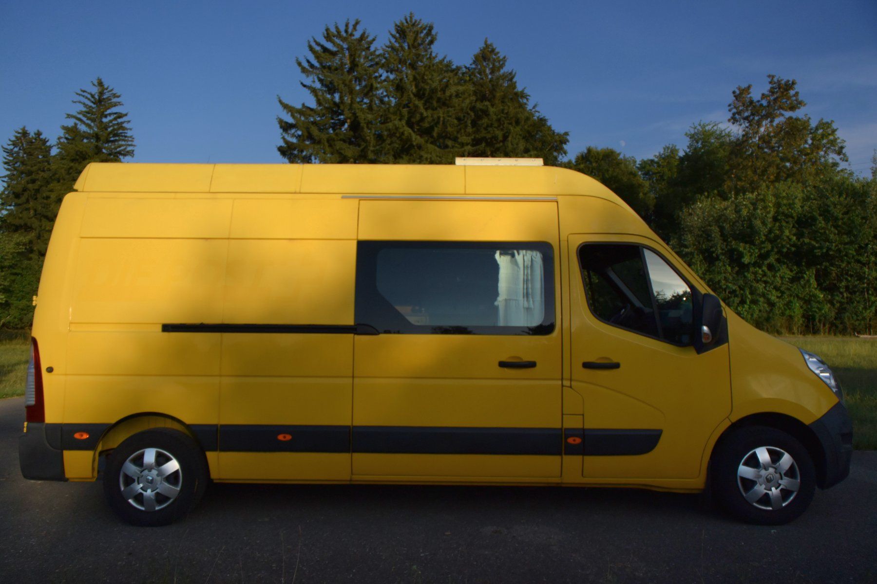 Veicoli da campeggio: Renault Master Campervan gelb – Usato da Winterthur venduto da den_6zcb