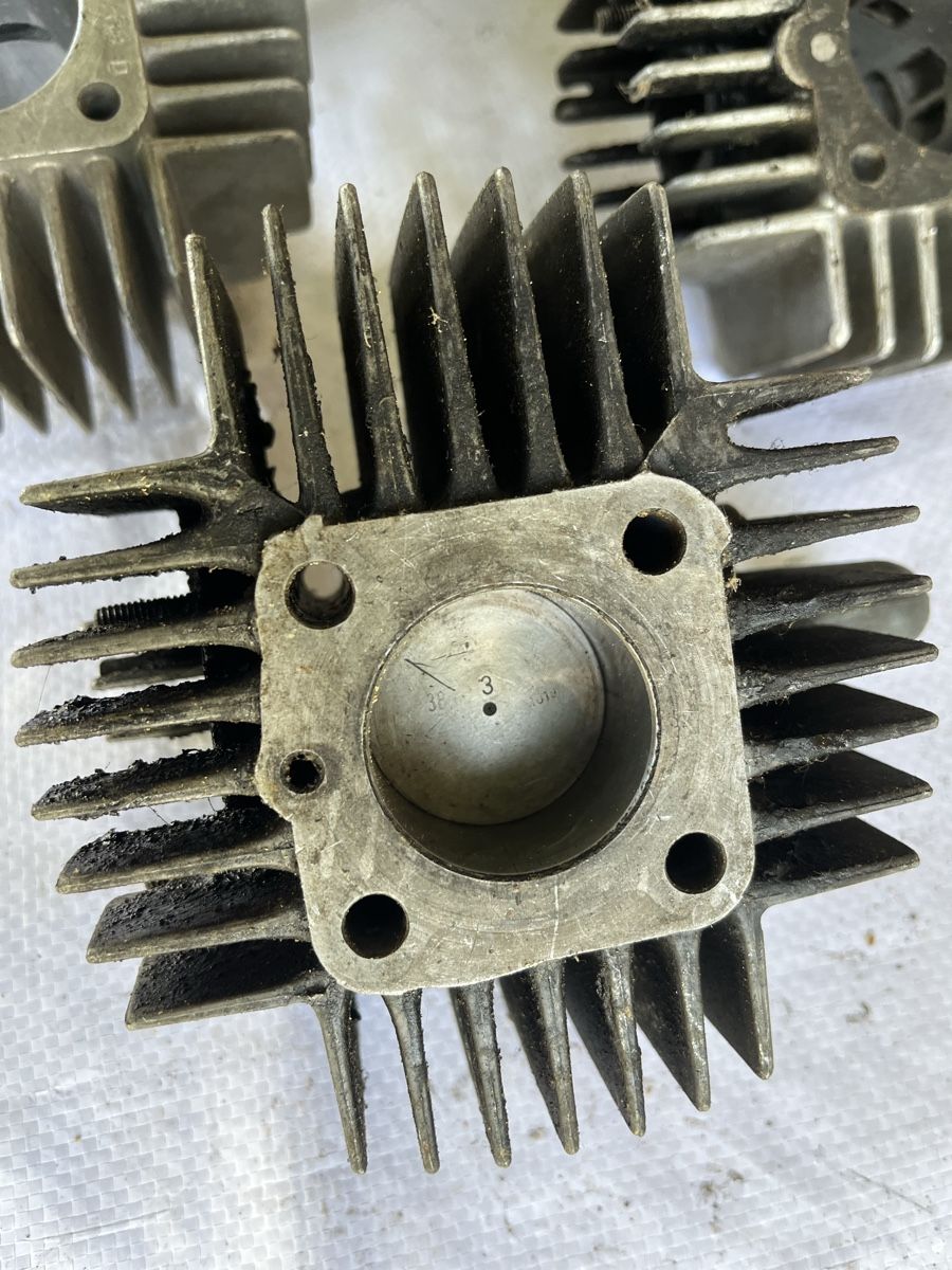 Autres fournitures industrielles: Zylinder und Kolben Mofa Töffli – Défectueux à Sempach par Brun1979 2
