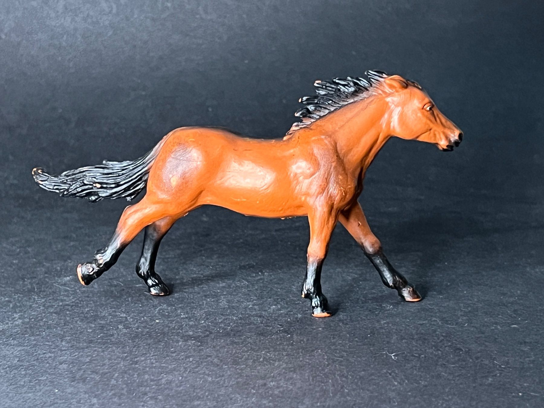 Schleich Statuette: Schleich Rennpferd 13216 Pferd Stute – Usato da Ennetbaden venduto da mapa05 2