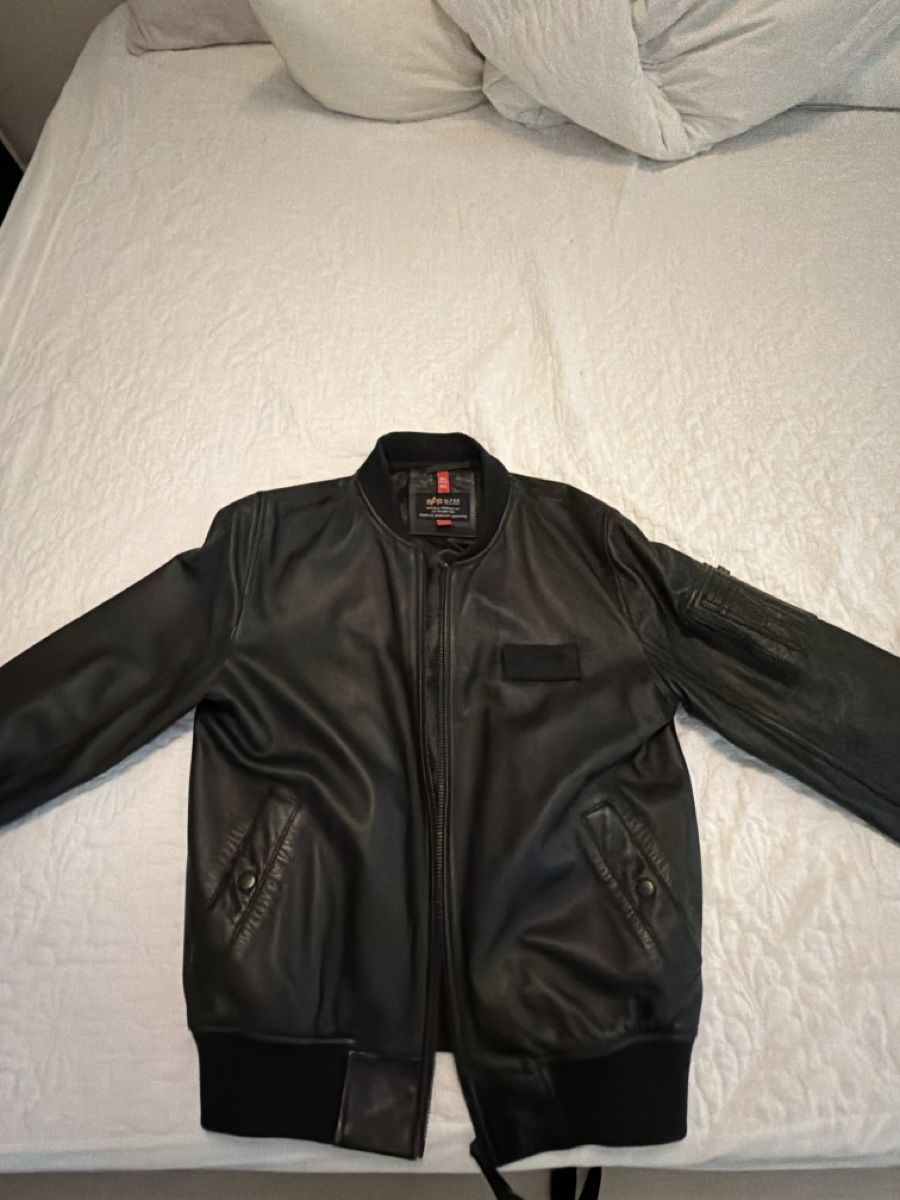 Alpha Industries Jacken: Alpha Industries Lederjacke (Echtleder) – Gebraucht aus Buchs AG von QUPOR