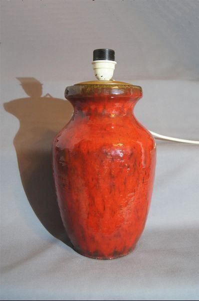 Lampade: Semi-antike rote Keramik-Tischlampe – Usato da Geroldswil venduto da ARTEFACTO 4