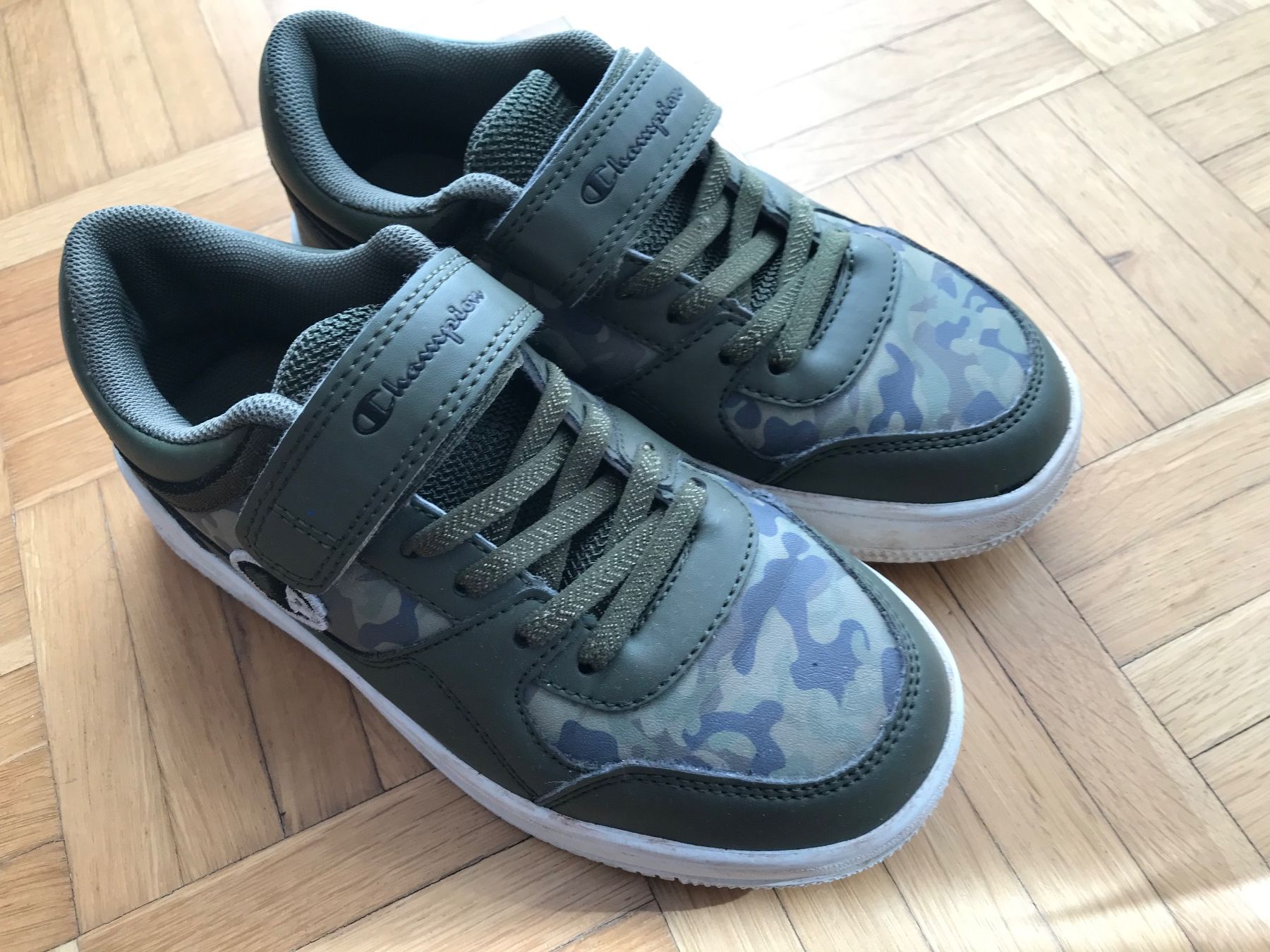 Champion Scarpe per ragazzi: Sneaker Turnschuhe von Champion Grösse 32 – Usato da Emmenbrücke venduto da Hathor123 2