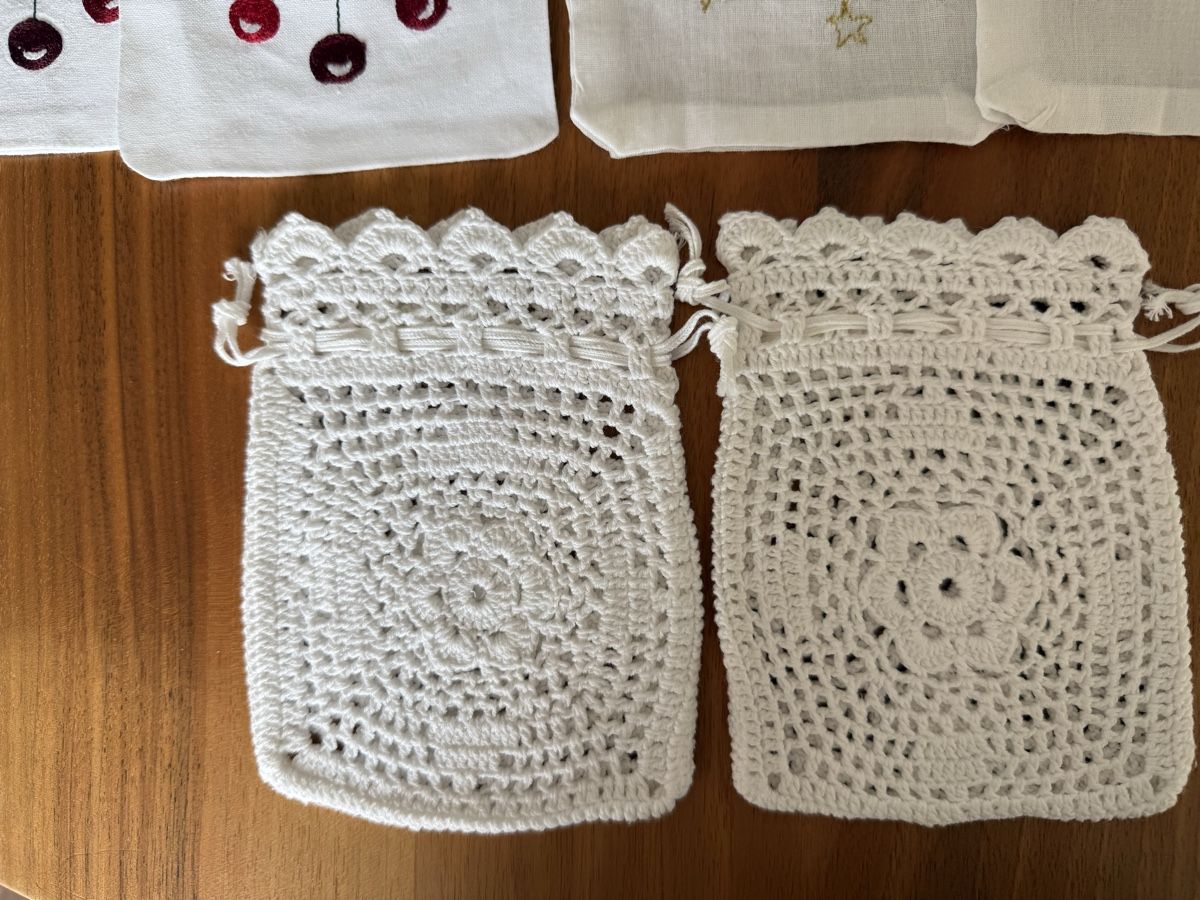 Stoffe: handbestickte & gehäkelte Säckche – Gebraucht aus Bellmund von estrella01 1