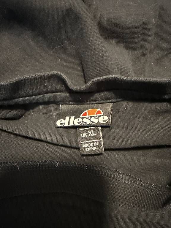T-shirts: Ellesse T Shirt – D'occasion à Alchenflüh par selina077 2