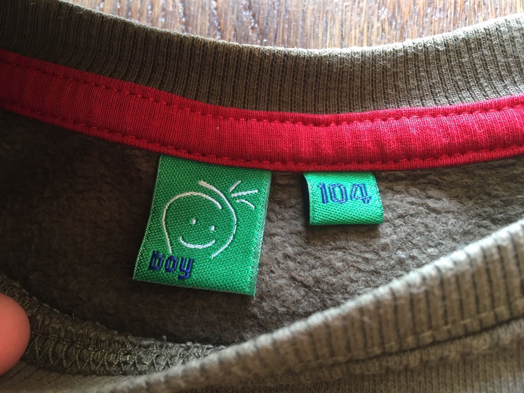 Maglioni & Felpe: Boy Sweatpulli Grösse 104 – Usato da Unterohringen venduto da eli_j2q2 3