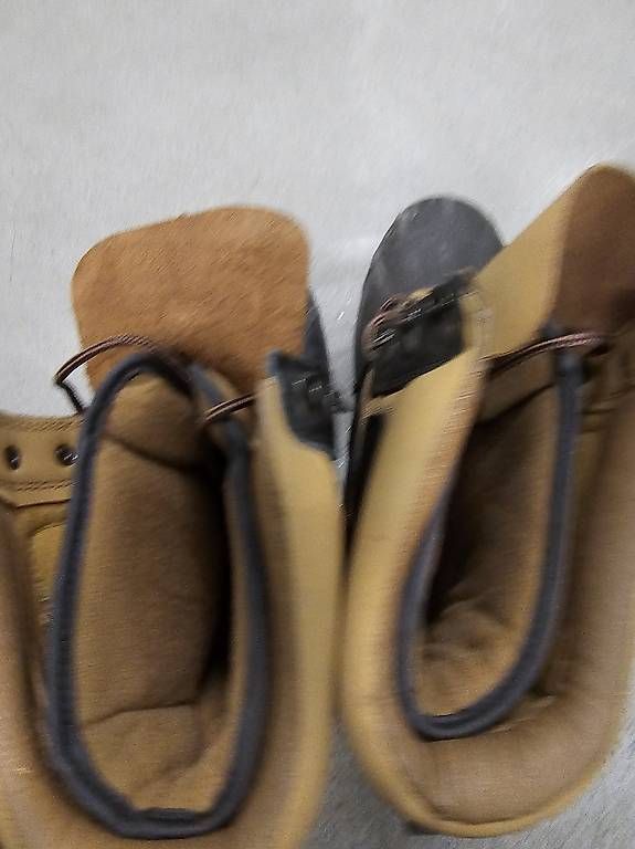 Scarpe da uomo: Scarponi imbottiti 44 – Usato da Giubiasco venduto da ton_vpl7 1