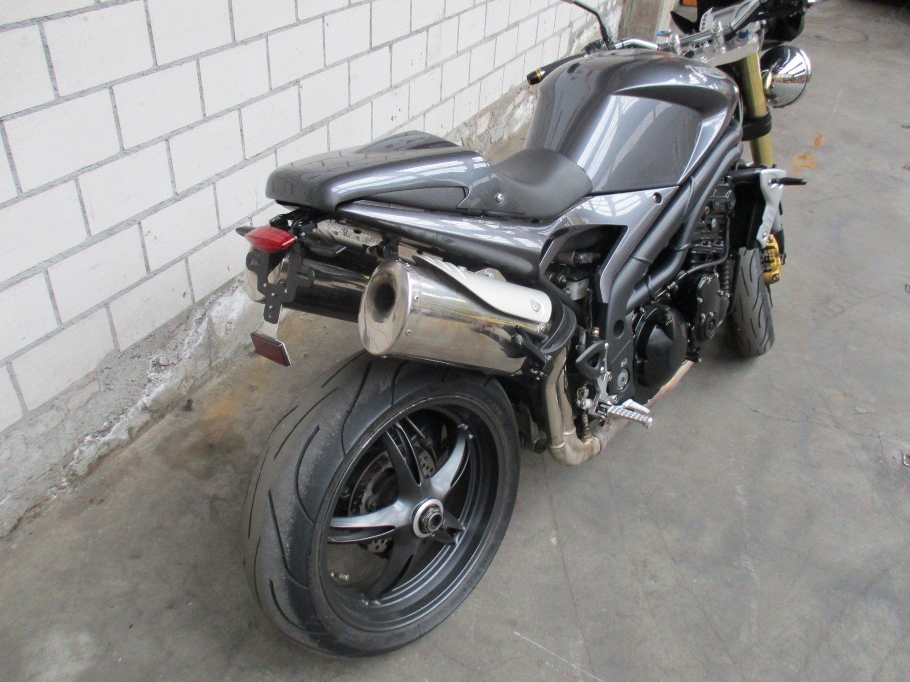 Triumph Strada: Triumph speed triple 1050 – Usato da Seon venduto da zomahandel 8