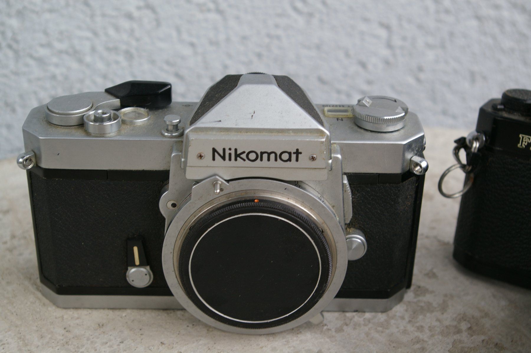 Nikon Fotocamera: 2 antike Nikon Spielreflex Cameras – Difettoso da Niederurnen venduto da mowgli_1963 1
