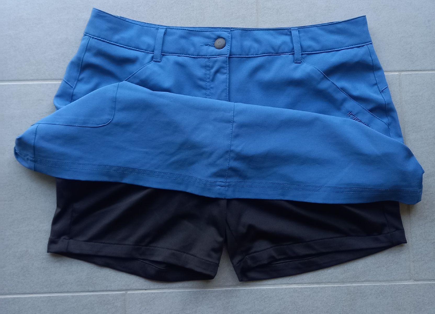 Icepeak Gonne: Sport Rock mit integrierter Hose – Usato da Sissach venduto da DenJoe 5