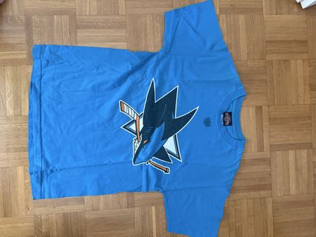 tshirt sharks taille M