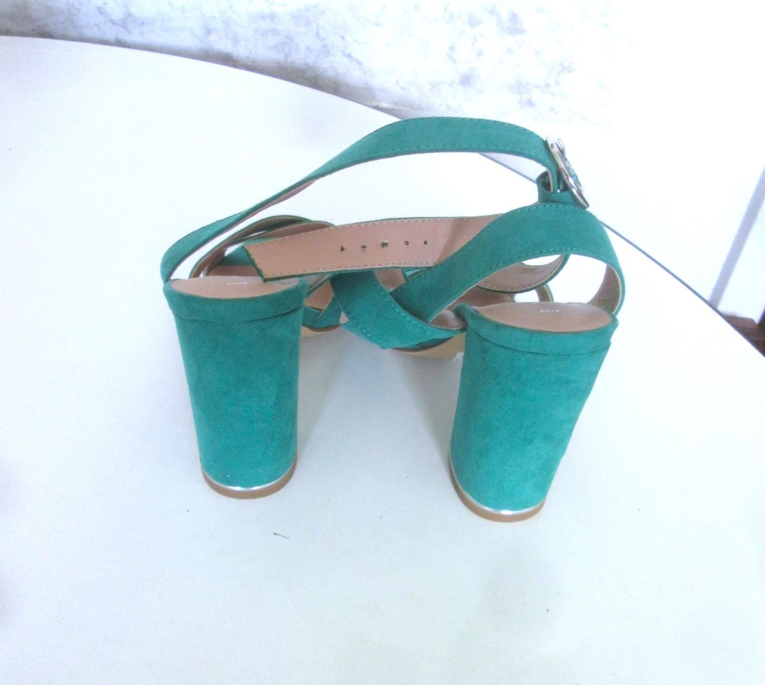 New Look Scarpe da donna: Sandalen New Look, Größe 37, neue – Usato da Sementina venduto da babucia 2