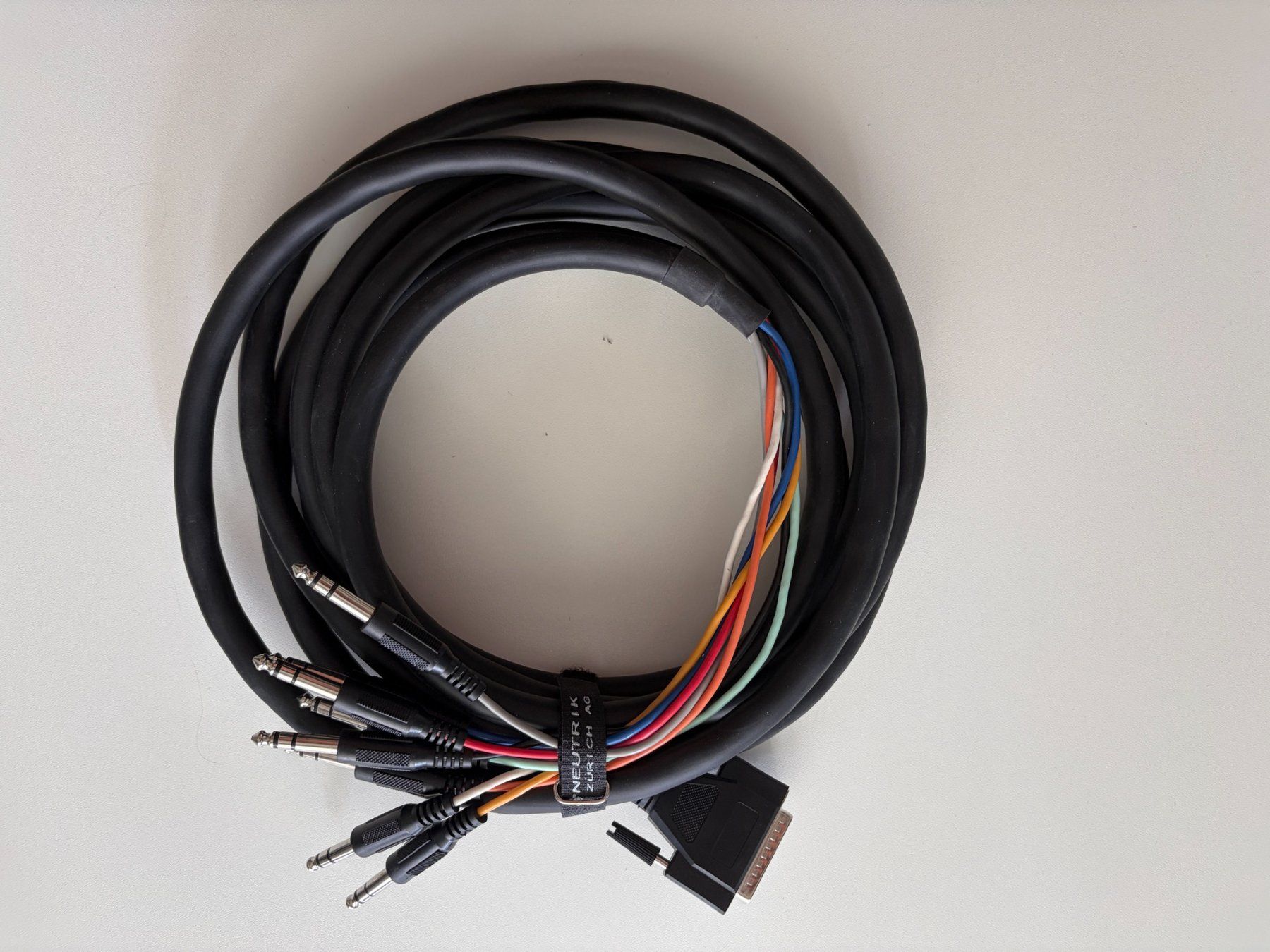 Câbles: CableUp D-SUB auf 8 x TRS Klinke 4m – D'occasion à Horw par Scopejazz