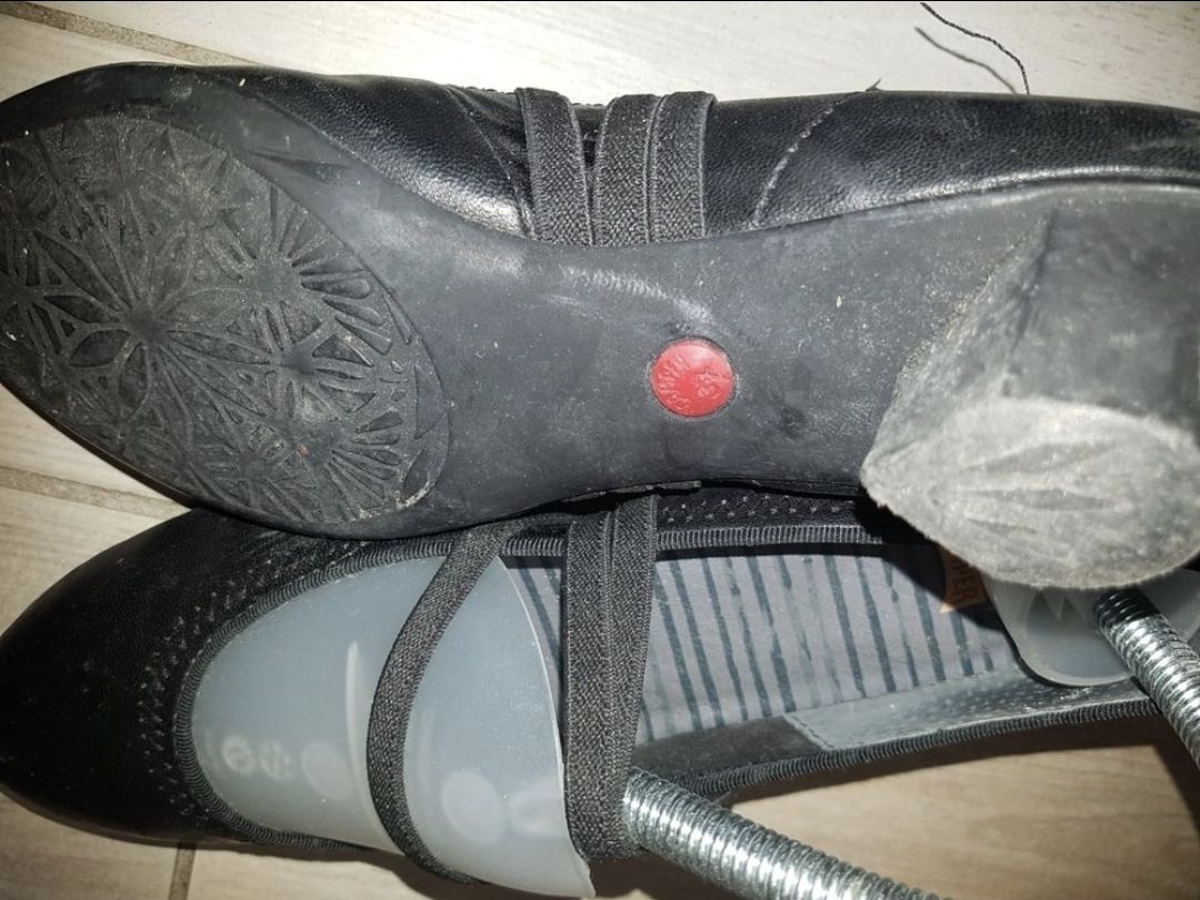 Scarpe da donna: Schuhe/ chaussures/ shoes – Usato da Stäfa venduto da vir_hg9z 1