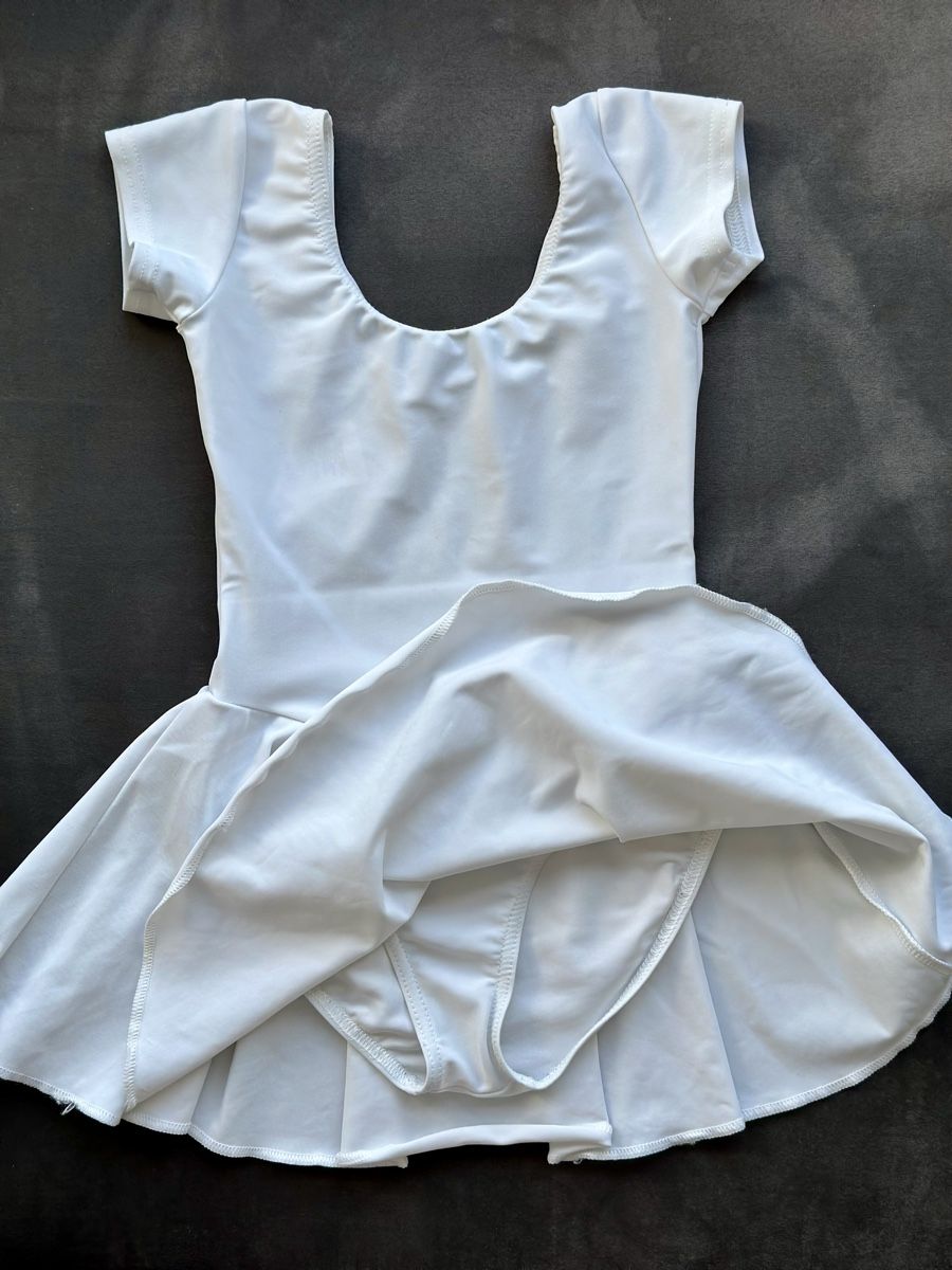 Robes et jupes: Ballett Kleid 110-116 – D'occasion à Horgen par emi_rk59 1